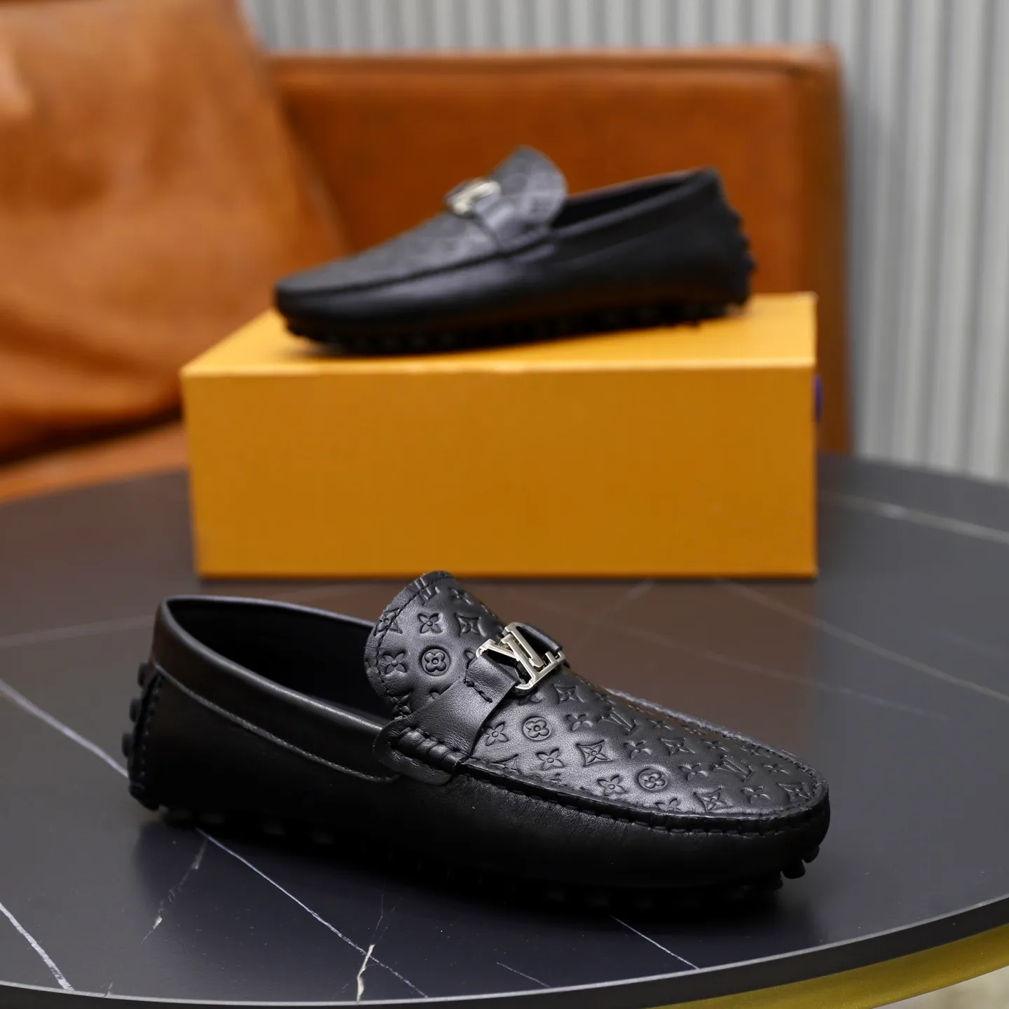 Ex-factory price: 480💰【LV】Louis Vuitton ⚠️High-end men’s driving and pedal series ⚠️38-44 (customized for 45) ⚠️All original cowhide leather! Thick and soft! Made entirely of calfskin lining! The latest non-slip beanie sole! Three-dimensional package technology! Fashionable and classic! Handicrafts! Original high quality! Feel free to compare!